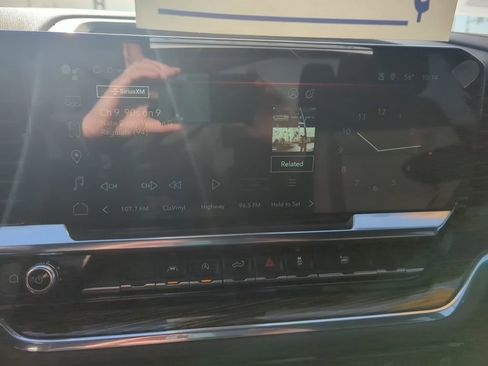 Used 2024 GMC Sierra 1500 Elevation image 29