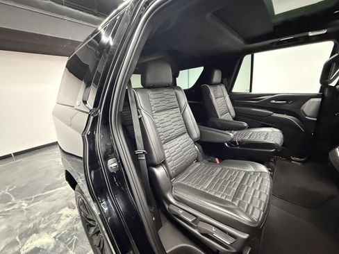 Used 2021 Cadillac Escalade Sport Platinum image 27