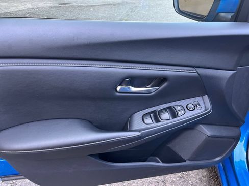 Used 2025 Nissan Sentra SV FWD image 18