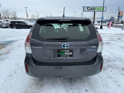 Used 2017 Toyota Prius V Two image 10