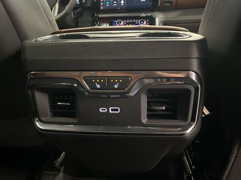 New 2025 GMC Sierra 3500 Denali Ultimate image 16