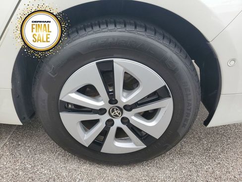 Certified 2018 Toyota Prius Two image 9