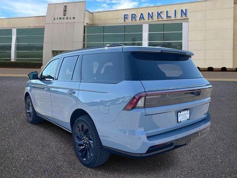 New 2025 Lincoln Navigator Reserve w/ Jet Appearance Package AWD/4WD image 5