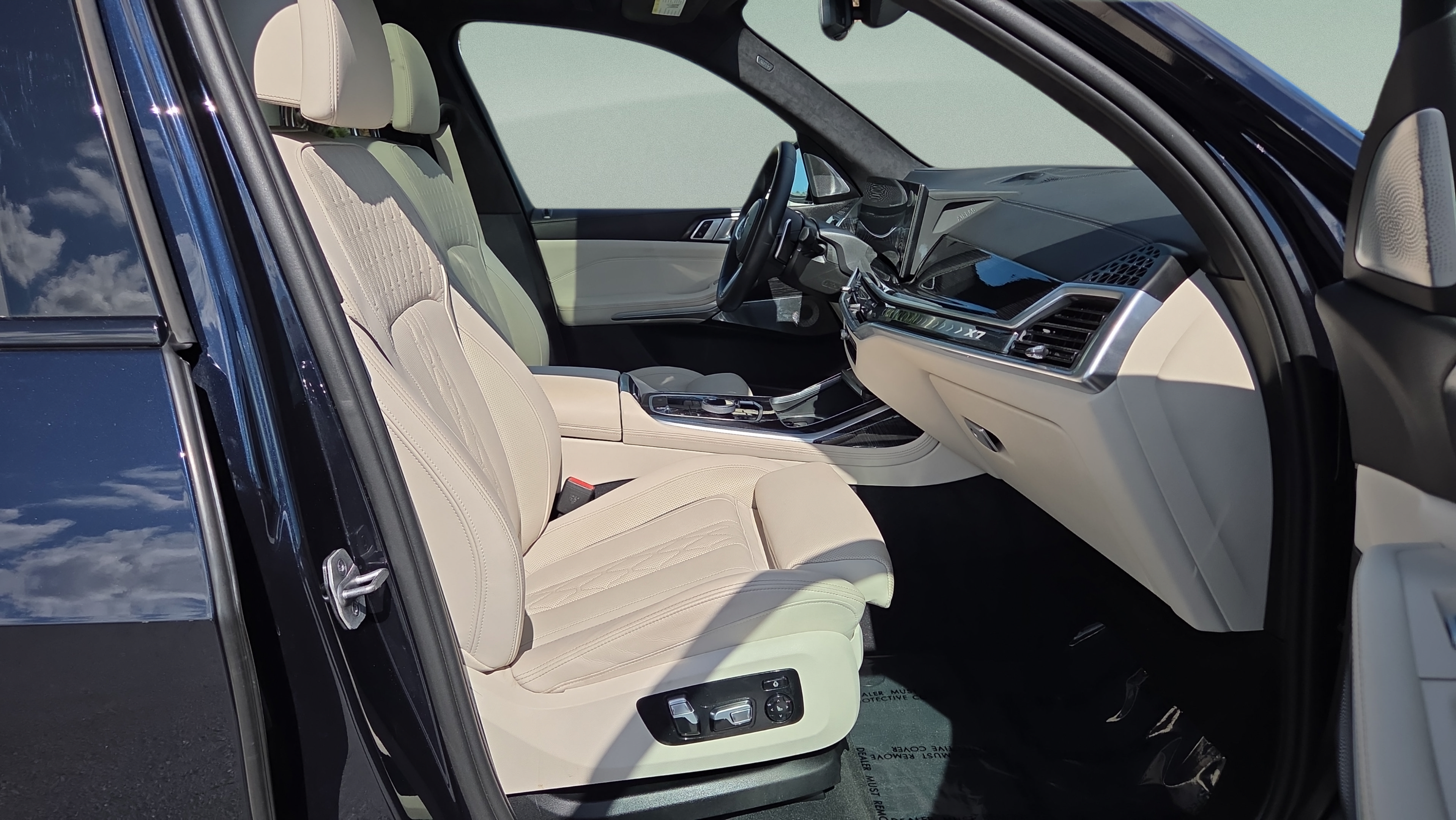 Certified 2024 BMW X7 xDrive40i w/ M Sport Package AWD/4WD image 17