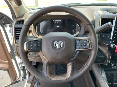 New 2025 RAM 2500 Limited image 32
