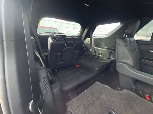 Used 2025 Ford Explorer ST image 17