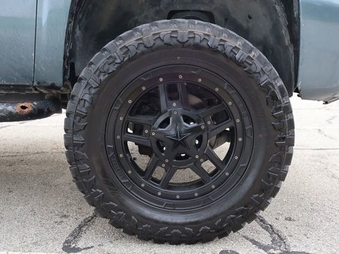 Used 2007 Chevrolet Silverado 1500 LT w/ 1LT Convenience Package AWD/4WD image 4