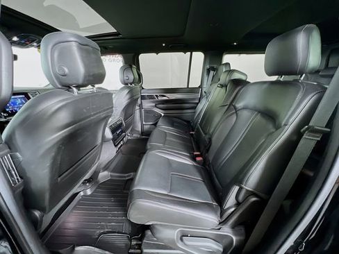 Used 2022 Jeep Wagoneer Series I image 24