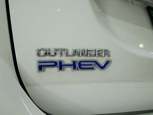 Used 2022 Mitsubishi Outlander GT image 18