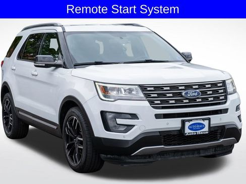 Used 2017 Ford Explorer XLT w/ Equipment Group 202A AWD/4WD image 10