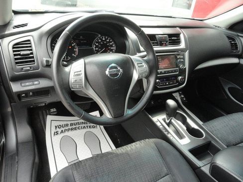 Used 2016 Nissan Altima 2.5 SV w/ Convenience Package FWD image 9