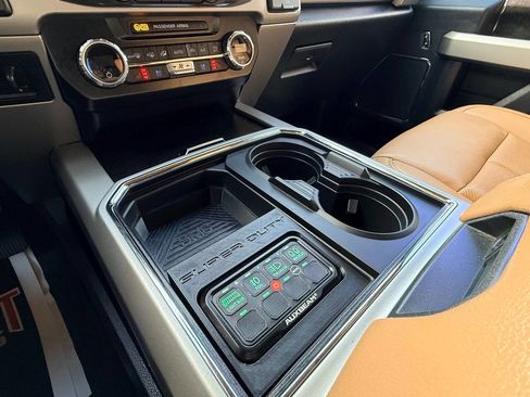 Used 2022 Ford F250 Lariat w/ Lariat Value Package image 27