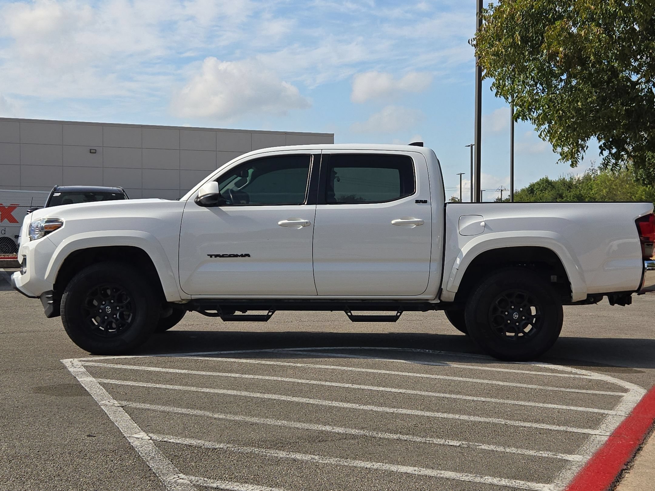 Used 2021 Toyota Tacoma SR5 RWD image 6