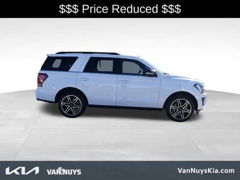 Used 2021 Ford Expedition Limited image 2
