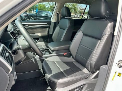 Certified 2023 Volkswagen Atlas SE w/ Panoramic Sunroof Package AWD/4WD image 13
