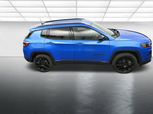 New 2026 Jeep Compass Latitude image 17