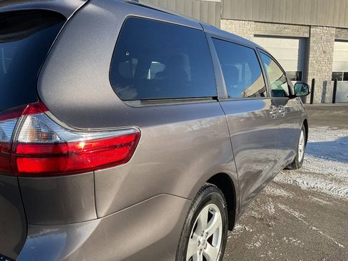 Used 2015 Toyota Sienna LE image 8