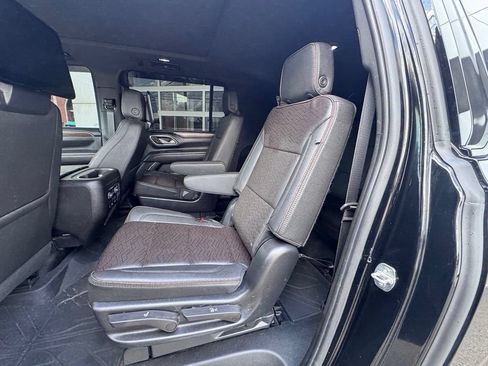 Used 2023 Chevrolet Suburban High Country AWD/4WD image 27