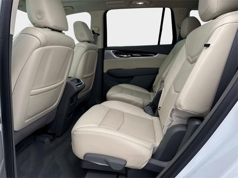 Used 2020 Cadillac XT6 Premium Luxury image 14