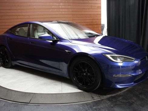 Used 2022 Tesla Model S AWD image 15