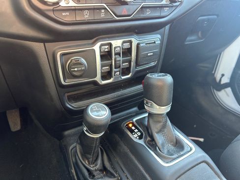 Used 2019 Jeep Wrangler Unlimited Sport S AWD/4WD image 17