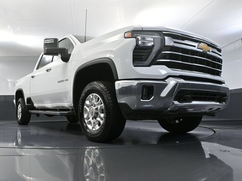 Used 2024 Chevrolet Silverado 2500 LTZ AWD/4WD image 56