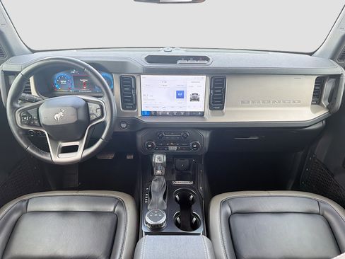 Used 2025 Ford Bronco Outer Banks AWD/4WD image 16