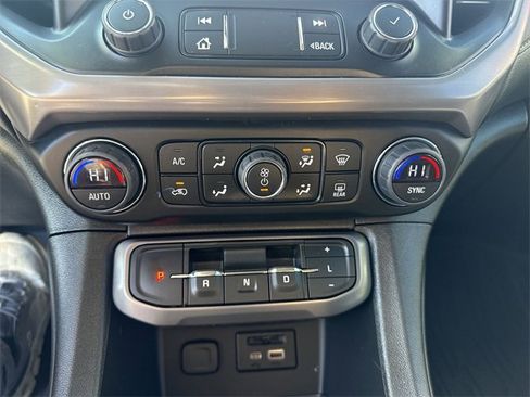 Used 2023 GMC Acadia AT4 w/ Technology Package image 19