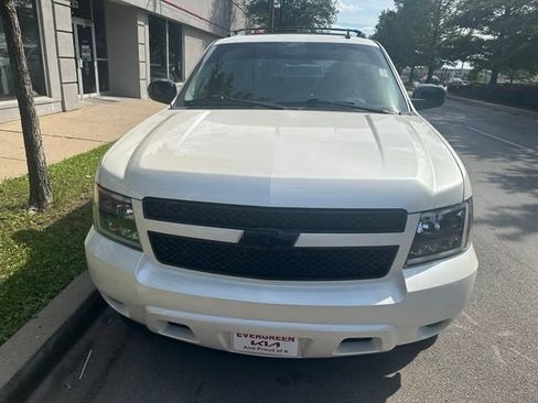 Used 2011 Chevrolet Avalanche LTZ AWD/4WD image 2