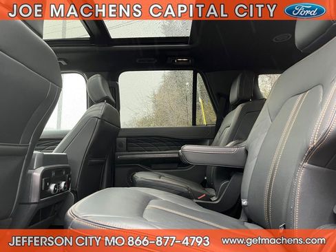 Certified 2023 Ford Expedition Platinum image 12