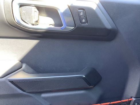 New 2025 Ford Bronco Raptor image 12