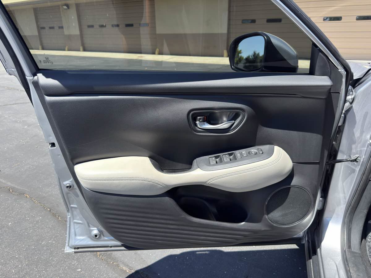 Used 2024 Honda HR-V LX image 12
