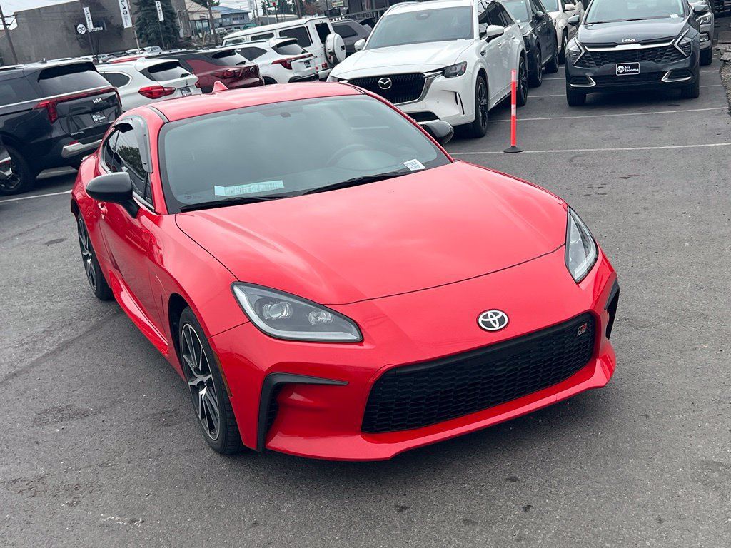 Used 2023 Toyota GR86 w/ ALL Weather Mat Package (TMS) RWD image 5