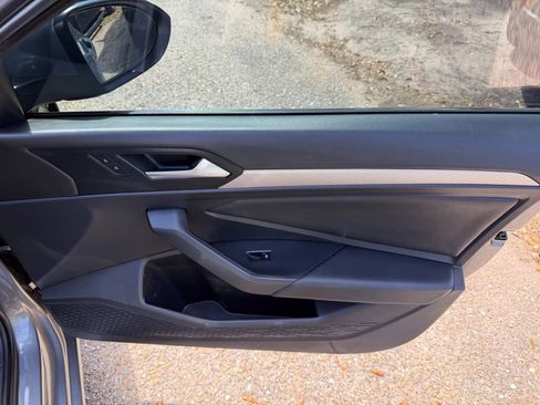 Used 2019 Volkswagen Jetta SE image 9