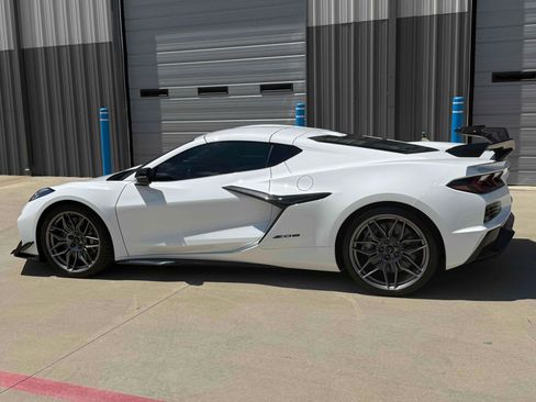 Used 2024 Chevrolet Corvette Z06 w/ Z07 Performance Package w/ Z07 Performance Package RWD image 41
