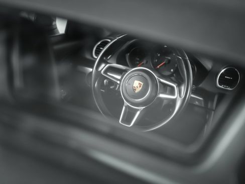 Used 2021 Porsche 718 Boxster RWD image 91