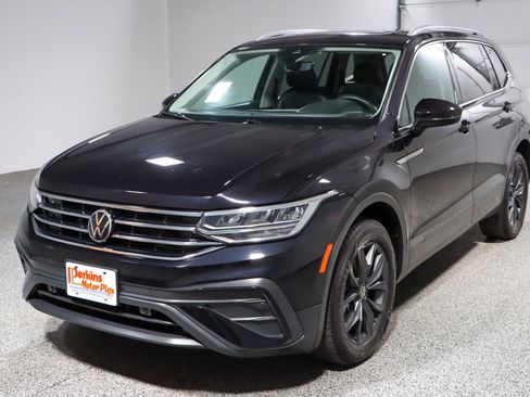 Used 2022 Volkswagen Tiguan SE w/ Panoramic Sunroof Package AWD/4WD image 32