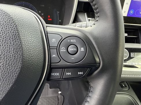 Used 2025 Toyota Corolla XSE image 30