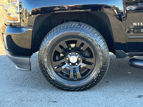Used 2018 Chevrolet Silverado 1500 LT w/ All Star Edition image 8