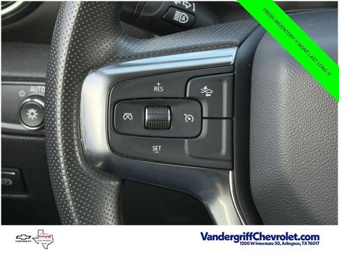 Used 2025 Chevrolet Blazer LT FWD image 13