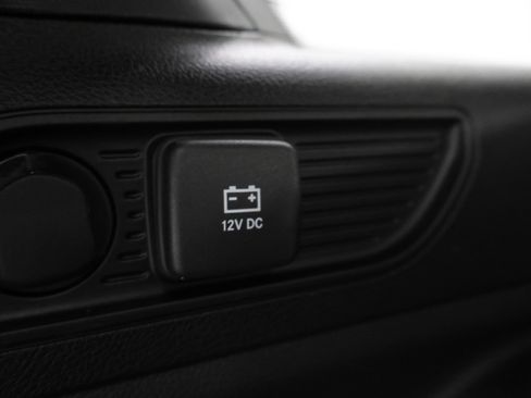 Used 2025 Jeep Grand Cherokee Limited w/ Luxury Tech Group II image 34