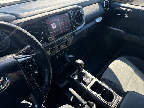 Used 2021 Toyota Tacoma TRD Sport image 22