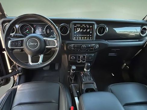 Used 2022 Jeep Wrangler Unlimited Sahara AWD/4WD image 16