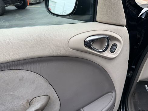 Used 2001 Chrysler PT Cruiser image 11