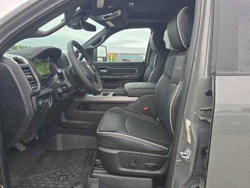 New 2026 RAM 3500 Laramie AWD/4WD image 9