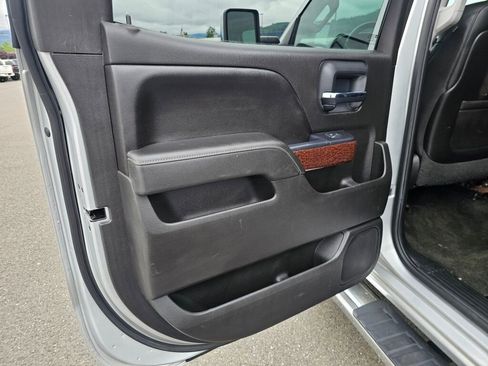 Used 2015 GMC Sierra 2500 SLT w/ Duramax Plus Package AWD/4WD image 12