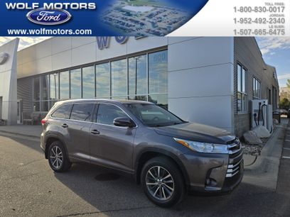 Used 2018 Toyota Highlander SE