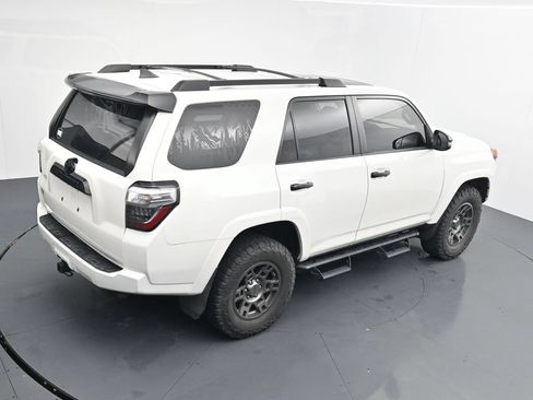 Used 2020 Toyota 4Runner Venture w/ Moonroof Package AWD/4WD image 26