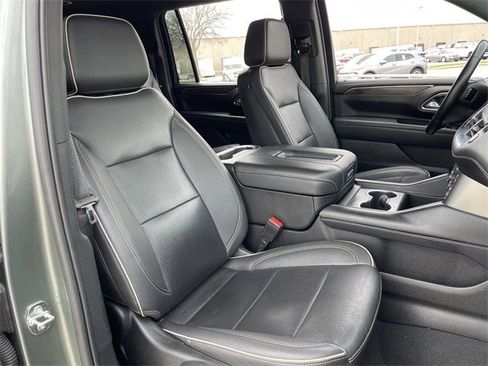 Used 2023 Chevrolet Suburban Premier image 27