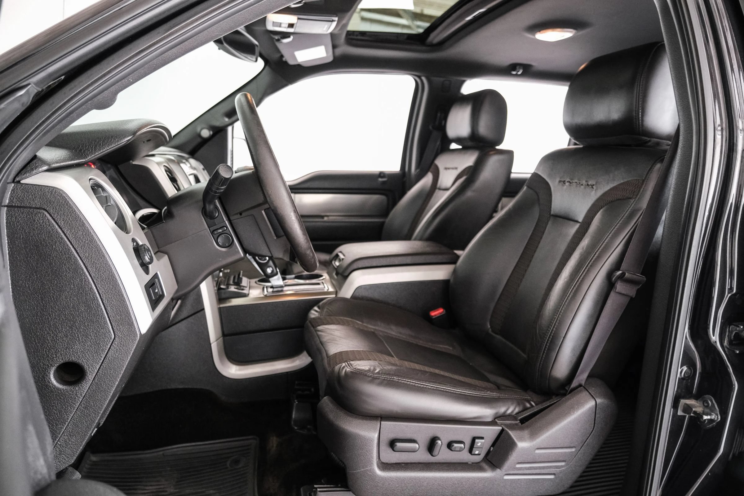 Used 2014 Ford F150 Raptor w/ Equipment Group 801A Luxury AWD/4WD image 34